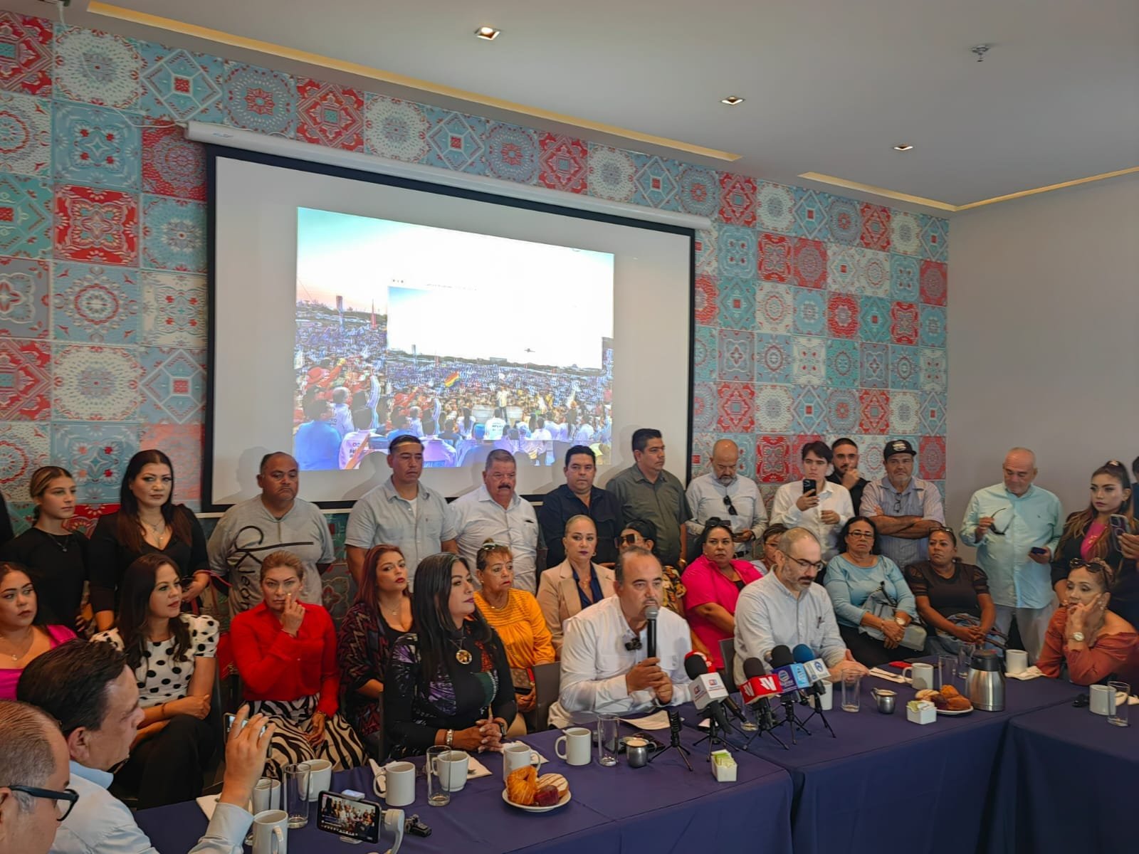 Memo Romero denuncia elección de Estado en Mazatlán