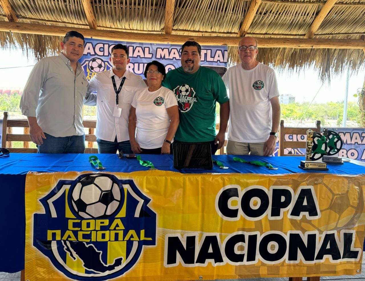 ¡Por el boleto a España!