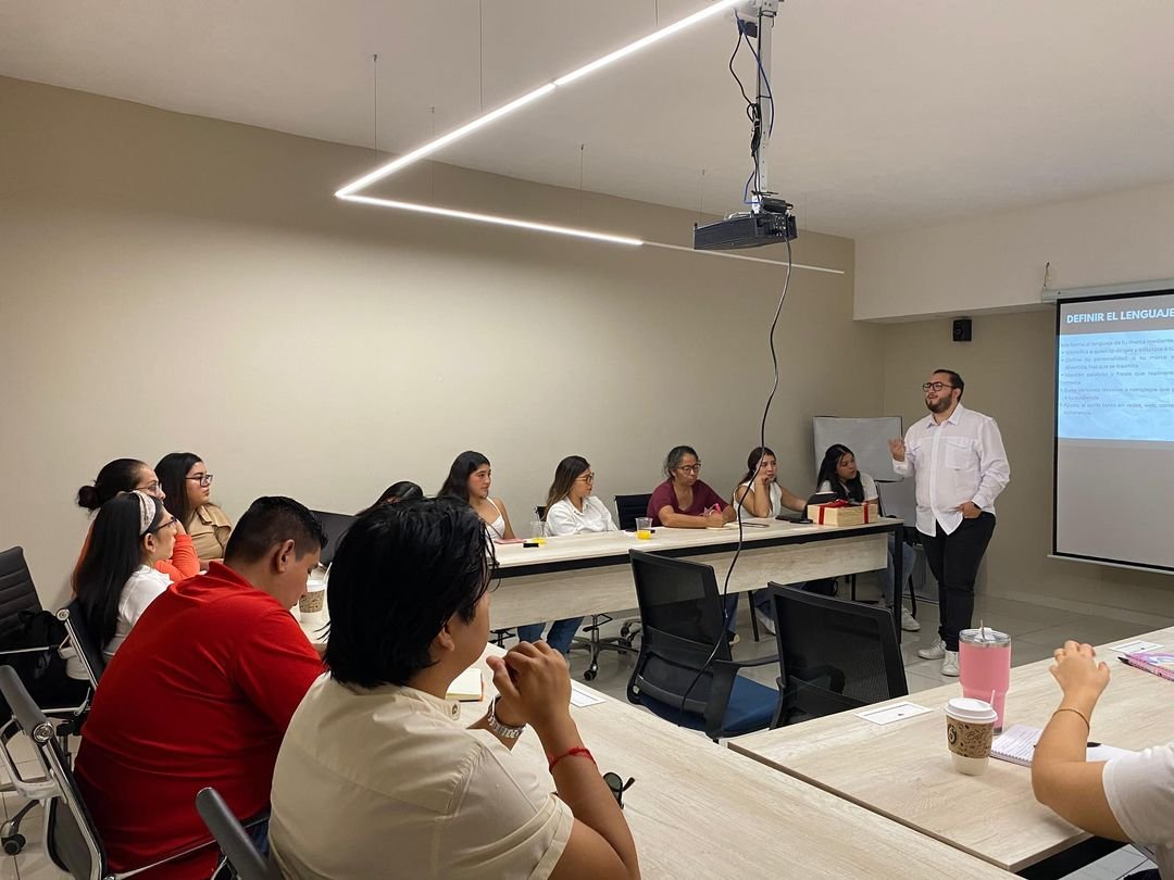 Capacita Sedectur a emprendedores mazatlecos sobre marketing Para continuar con la profesionalización de los emprendedor…