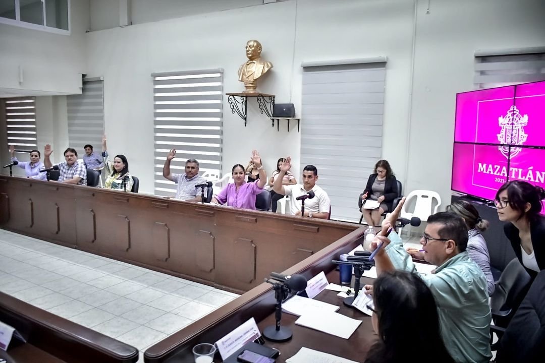 *Aprueba Cabildo iniciativa de creación de Reglamento interior del Consejo de Mejora Regulatoria de Mazatlán.* _En sesió…