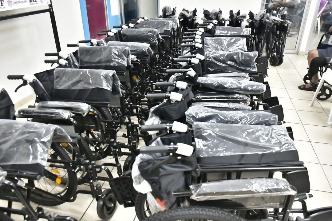 *Entregan Sistema DIF Mazatlán y Gobierno de Mazatlán 26 ayudas funcionales.* _Los apoyos en sillas de rueda y bastones…