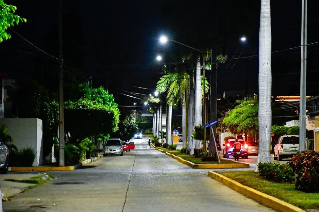 *Gobierno municipal continúa iluminando la zona urbana y rural de Mazatlán.* _Los Fraccionamientos El Dorado y Gaviotas… *Gobierno municipal continúa iluminando la zona urbana y rural de Mazatlán.* _Los Fraccionamientos El Dorado y Gaviotas…