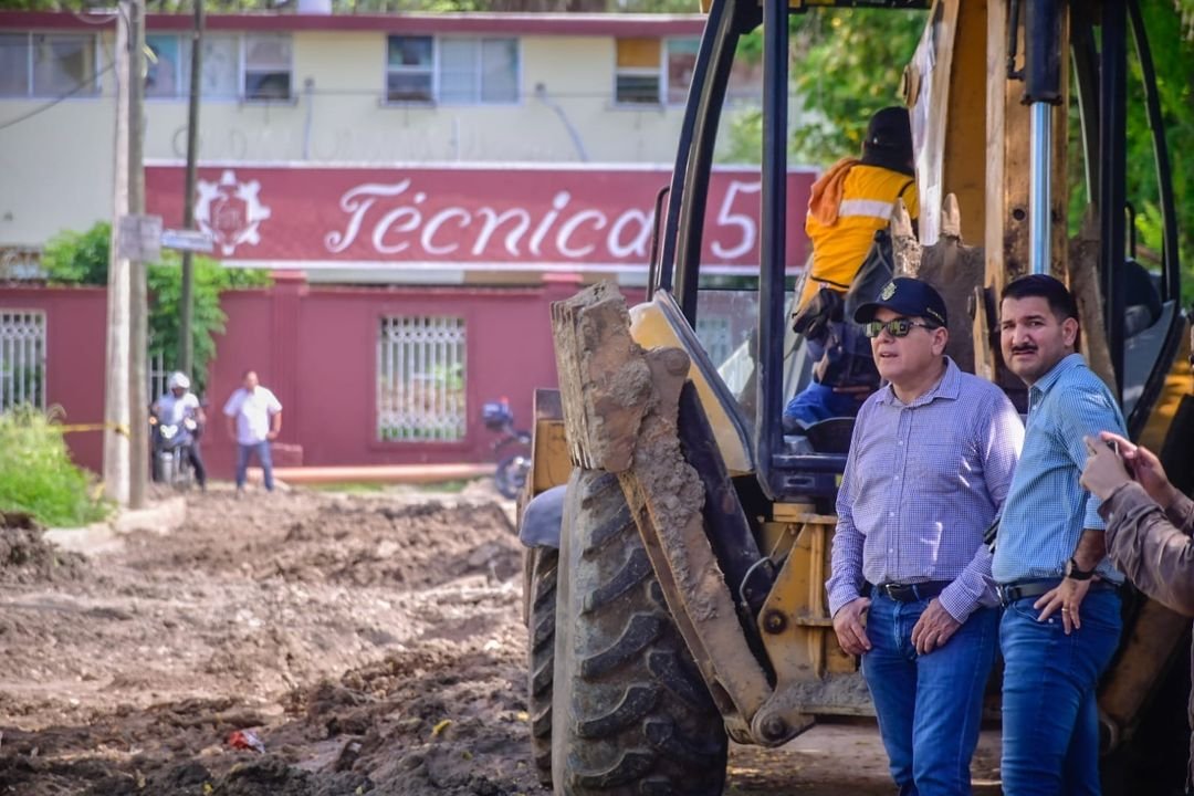*Constata el Alcalde Edgar González la rehabilitación del Colector Jabalines Norte* *Constata el Alcalde Edgar González la rehabilitación del Colector Jabalines Norte*