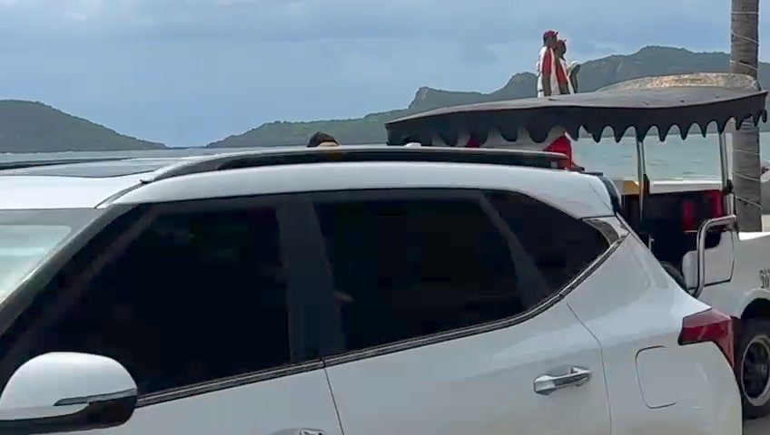 *Cientos de turistas llegan a Mazatlán para disfrutar este fin de semana largo.*