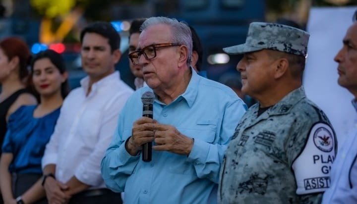 El gobernador da el banderazo del operativo de Proximidad a Centros Escolares de municipios afectados por enfrentamientos de gru… El gobernador da el banderazo del operativo de Proximidad a Centros Escolares de municipios afectados por enfrentamientos de gru…