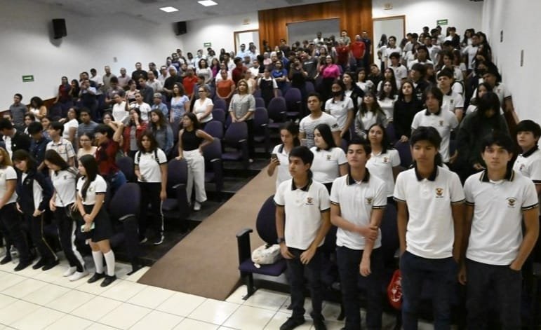 Comunidad universitaria podrá elegir a sus autoridades en la UAS; este jueves entraron en vigor reformas a la Ley Orgánica de la… Comunidad universitaria podrá elegir a sus autoridades en la UAS; este jueves entraron en vigor reformas a la Ley Orgánica de la…