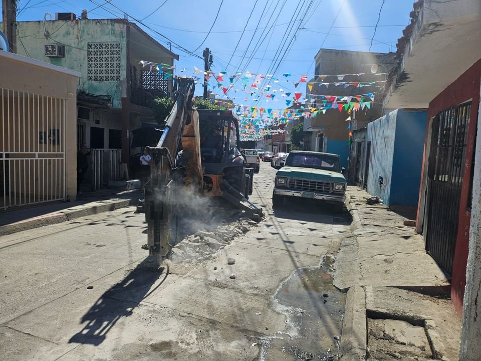 *JUMAPAM repondrá el alcantarillado en la Segunda Potrero del Llano, en la Gabriel Leyva*