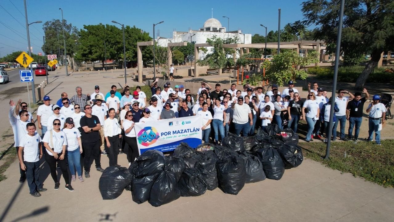 *JUMAPAM recolecta 14 m3 de basura en la Ampliación Flores Magón*