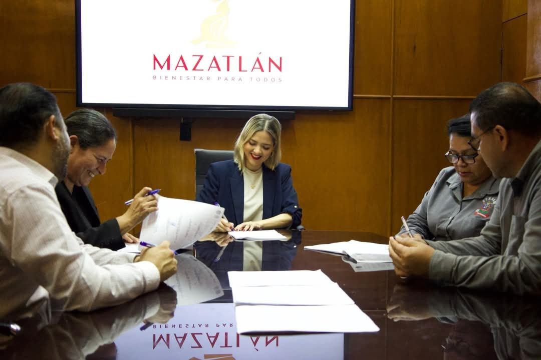 Gobierno de Mazatlán y STASAM logran acuerdo en favor de las y los mazatlecos, con un manejo responsable de las finanzas del Mun… Gobierno de Mazatlán y STASAM logran acuerdo en favor de las y los mazatlecos, con un manejo responsable de las finanzas del Mun…