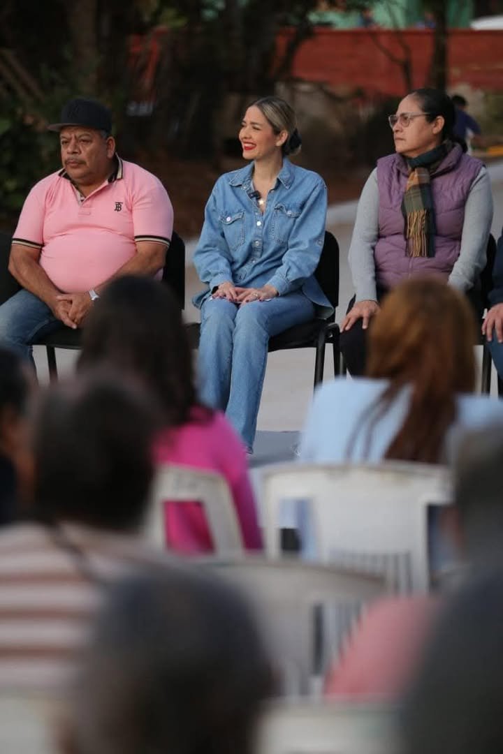 Obra lista! Entrega Estrella Palacios pavimentación en la Mazatlán II