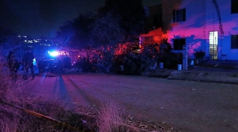 Culiacán, Sinaloa.- La joven mujer y su hijo de 6 años de edad, que fueron localizados sin vida en el sector de Los Mezcalez al … Culiacán, Sinaloa.- La joven mujer y su hijo de 6 años de edad, que fueron localizados sin vida en el sector de Los Mezcalez al …