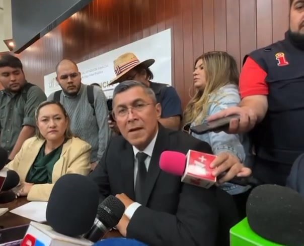 El secretario de Seguridad Pública de #Sinaloa, Óscar Rentería Schazarino, responde ante las exigencias de justicia por el caso …