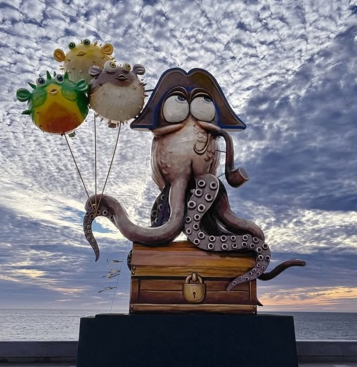 🐙 Pulpo Carnavalero en el Malecón de Mazatlán
