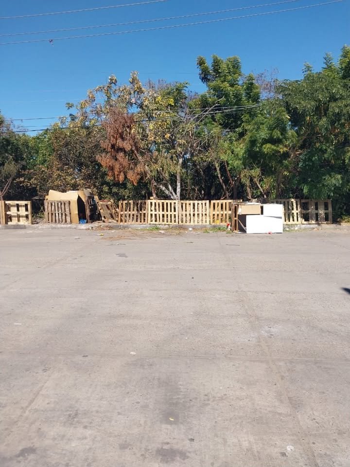 PRECARISTAS INVADEN PARTE DEL PARQUE BONFIL