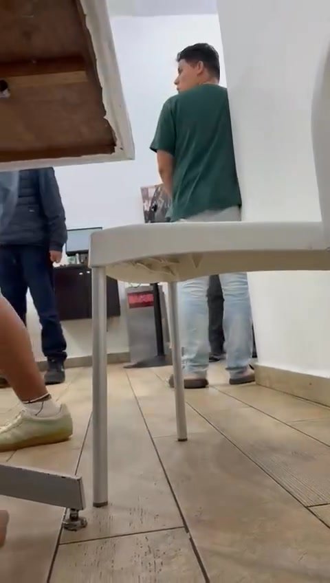 Después de desmentir que en Playa Sur, frente a una conocida taquería, se habían escuchado detonaciones de alto calibre; he aquí… Después de desmentir que en Playa Sur, frente a una conocida taquería, se habían escuchado detonaciones de alto calibre; he aquí…