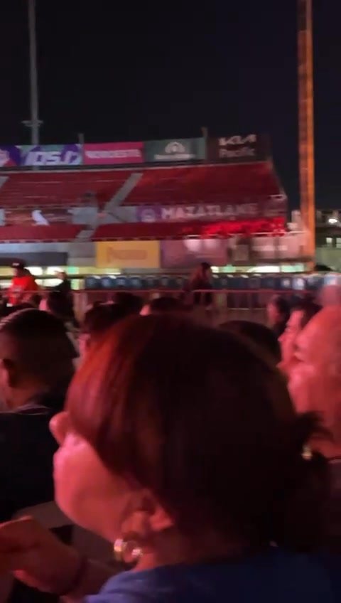 ES LA CORONACIÓN DE LA REINA DE LOS JUEGOS  FLORALES DEL CARNAVAL DE MAZATLÁN, EN EL ESTADIO TEODORO MARISCAL