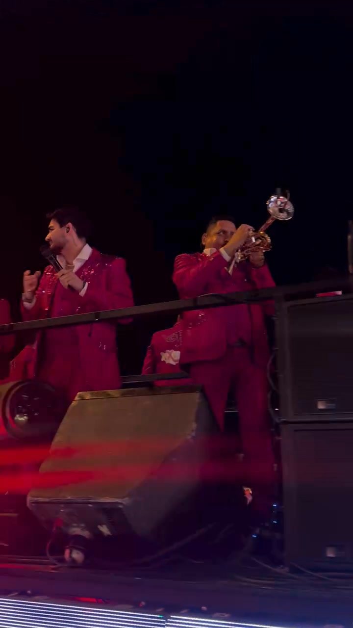 Banda El Recodo presente en el primer desfile del Carnaval de Mazatlán 2025!!