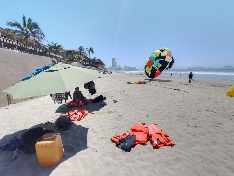 Revisan servicios de paracaídas previo a Semana Santa Revisan servicios de paracaídas previo a Semana Santa