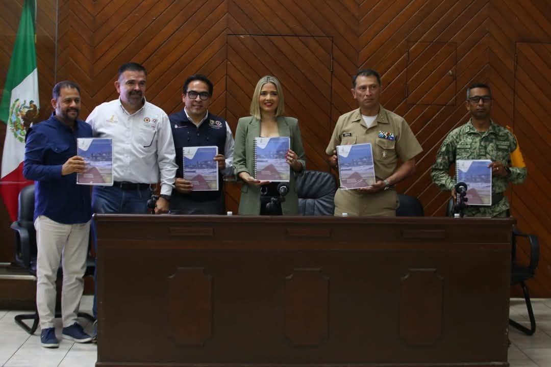 Estrella Palacios toma protesta al Consejo Municipal de Protección Civil Estrella Palacios toma protesta al Consejo Municipal de Protección Civil