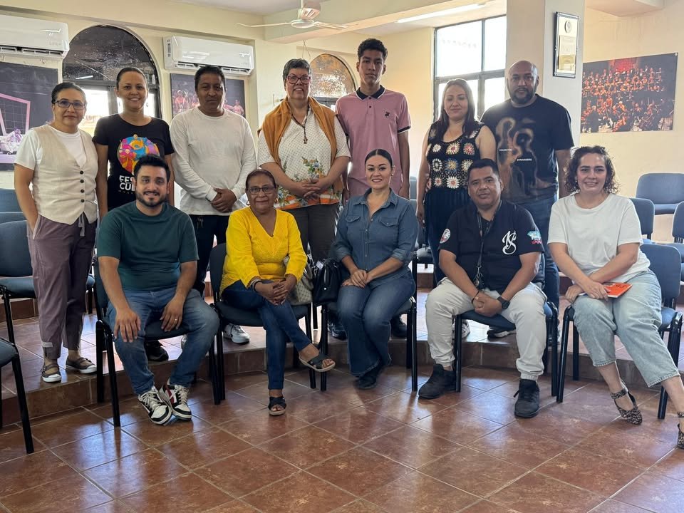 *Pacific Ink: Una fusión de danza, arte y cultura*