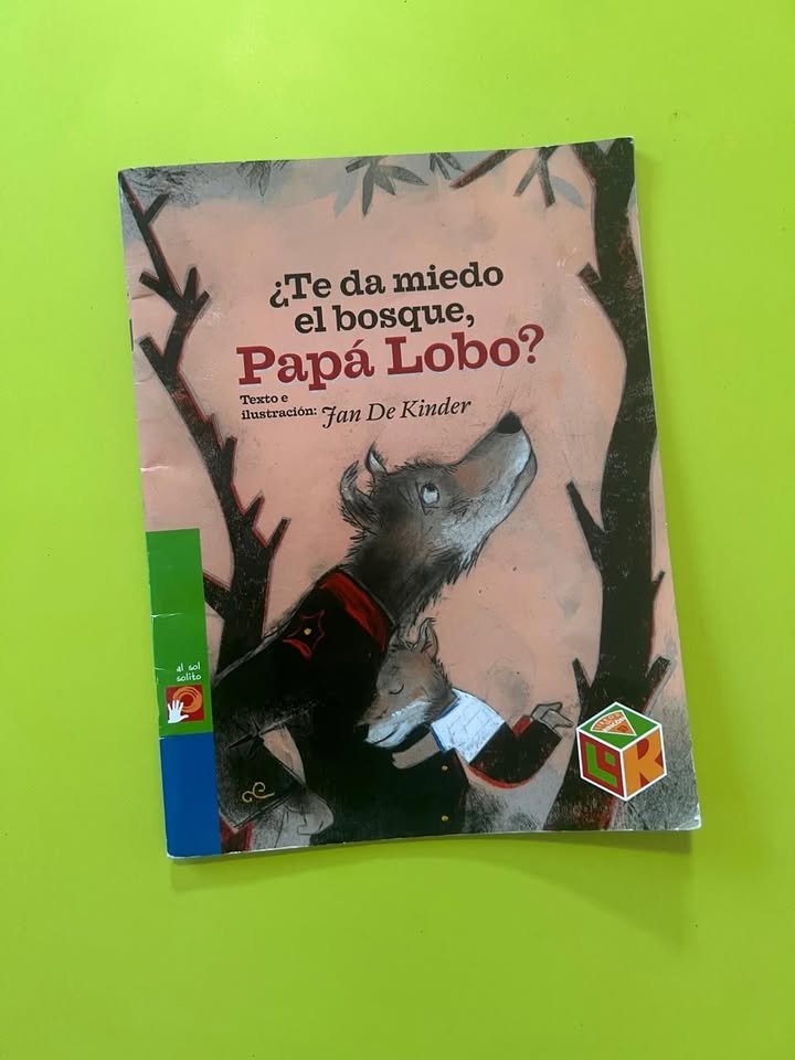 *Celebrando a Papá: Jueves Literario en la Biblioteca Ing