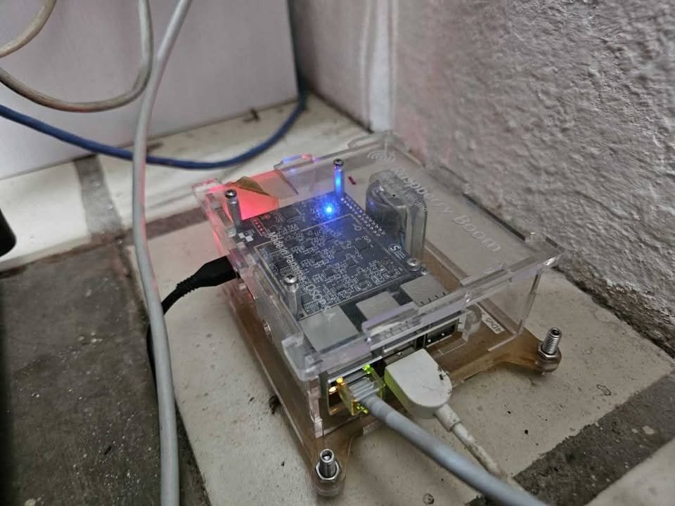 *Investigadores de la UAS instalan sismógrafo que permite monitorear movilidad social en Culiacán.* *Investigadores de la UAS instalan sismógrafo que permite monitorear movilidad social en Culiacán.*