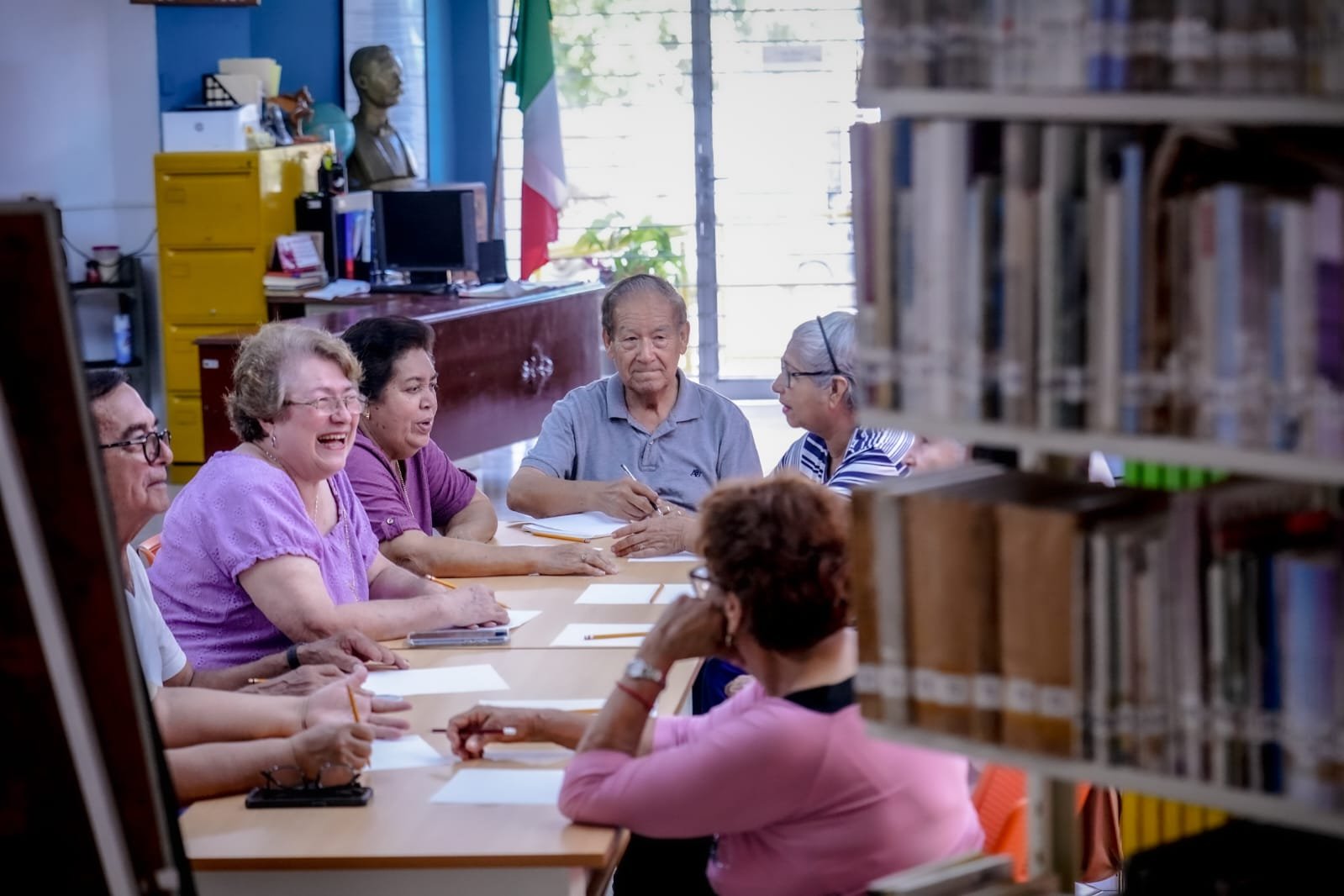 Poesía y Romanticismo alegran la tarde en «Martes del Abuelo»*