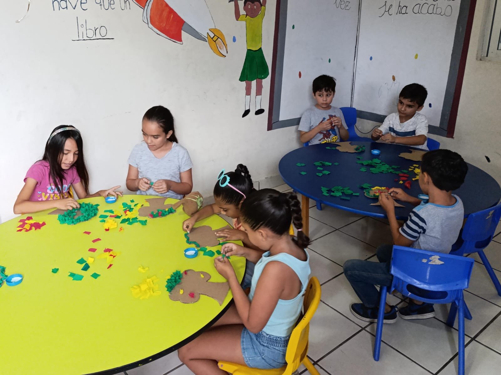 Niños de la colonia Francisco Villa celebran el Día Internacional del Árbol en la Biblioteca Municipal* Niños de la colonia Francisco Villa celebran el Día Internacional del Árbol en la Biblioteca Municipal*