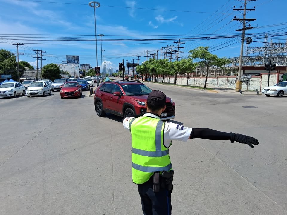 Sin funcionar dos semáforos en Mazatlán, los cruces afectados avenida de las Torres y Rafael Buelna así como Mazatlán y Santa Ro…