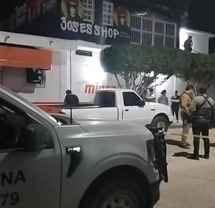 A B4L4Z0S M4T4N A UN HOMBRE EN LA FRANCISCO VILLA A B4L4Z0S M4T4N A UN HOMBRE EN LA FRANCISCO VILLA