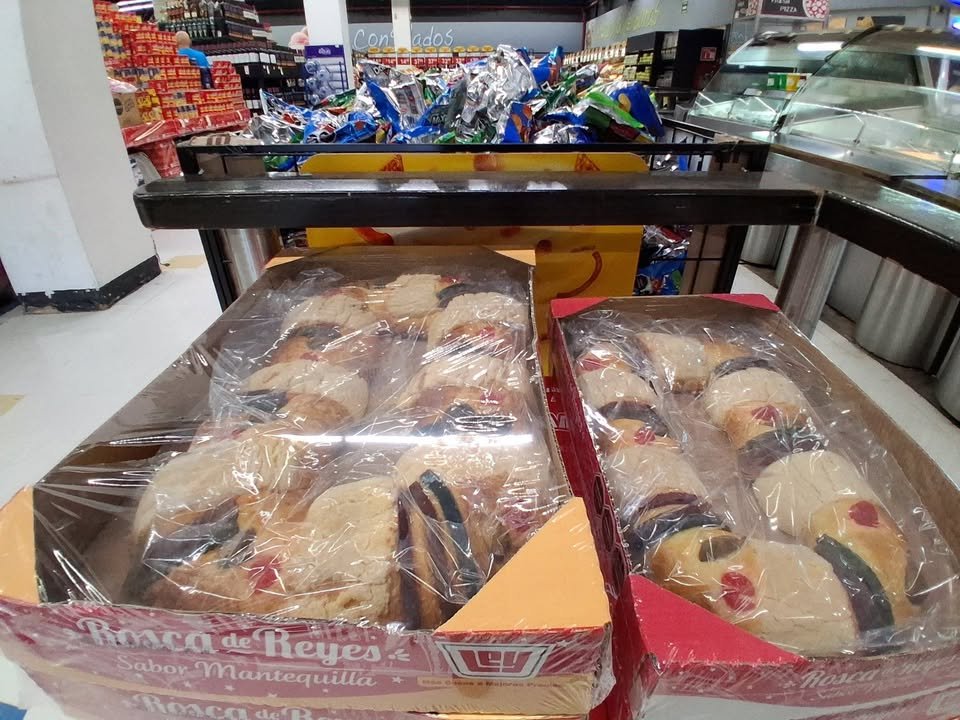 Todavía no es Navidad y ya venden Roscas de Reyes en Mazatlán