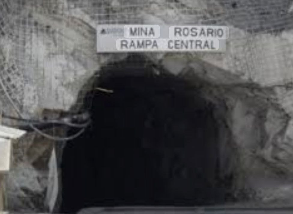 Operativo crítico en Rosario: Cuatro mineros atrapados tras derrumbe en mina de Chele