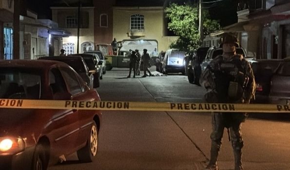 Dos asesinatos, 15 carros robados y un ‘levantón’ en Culiacán registró Fiscalía durante el lunes