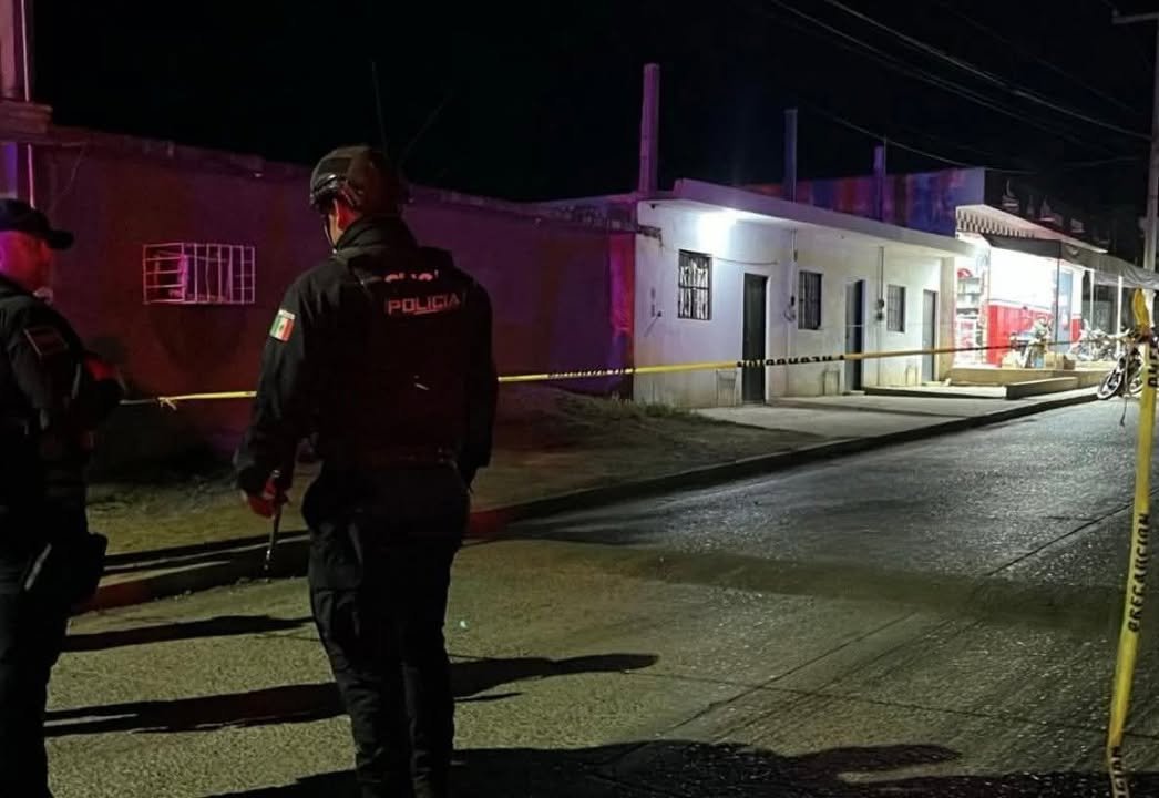 AHORA EN LOMAS DEL ÉBANO DEJAN DOS SIN VIDA EN TALLER