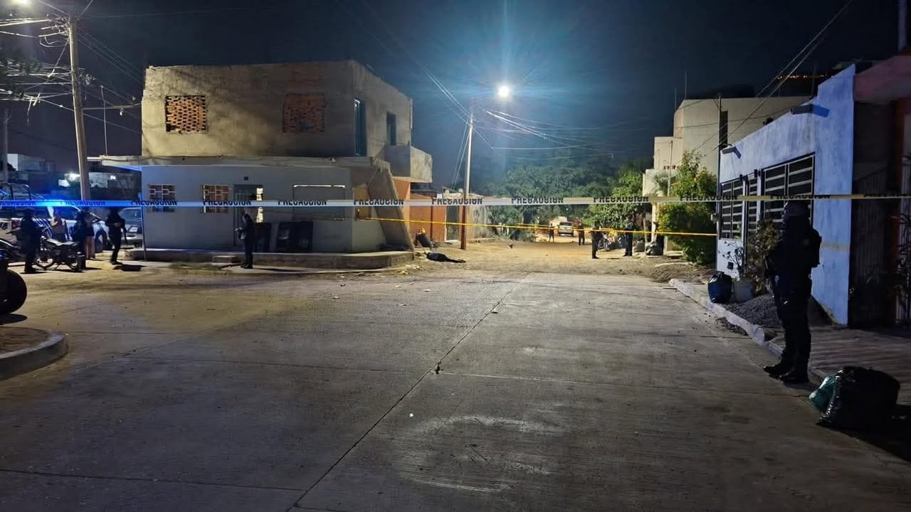 LO 4T4C4N EN PLENA CALLE Y AHÍ MISMO QUEDA SIN VIDA EN LA FRANCISCO VILLA